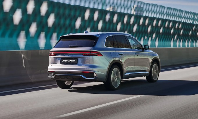 Geely Monjaro: обновлённая базовая комплектация Люкс для России