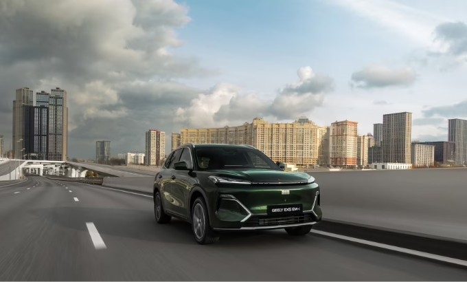 Geely EX5 EM-i удерживает лидерство среди гибридов в России