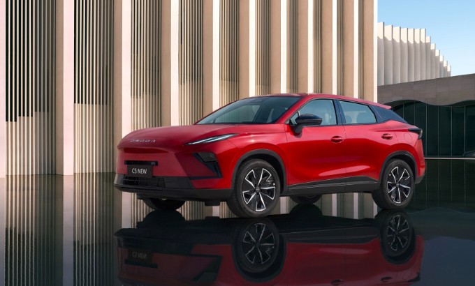 Обновленный кроссовер OMODA C5 унаследует стиль флагмана C7