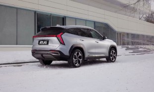 Geely Atlas: новая переднеприводная версия для России