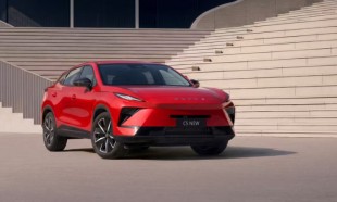 OMODA C5 2026: футуристический рестайлинг с деталями обновления